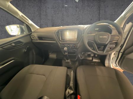 2026-Isuzu-D-Max-19-DDI-HR-Single-Cab_16