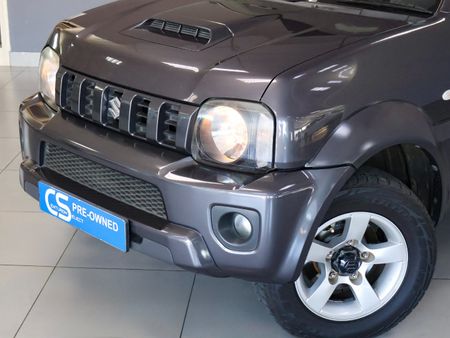 2013-Suzuki-Jimny-13_13