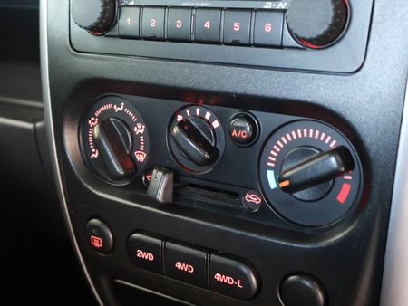 2013-Suzuki-Jimny-13_19