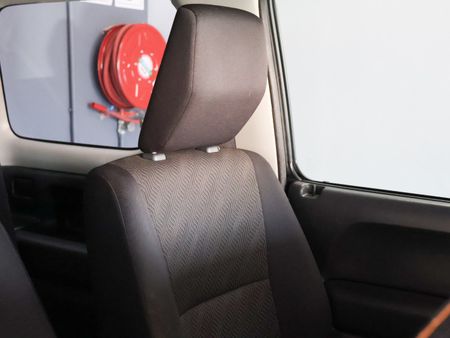 2013-Suzuki-Jimny-13_24