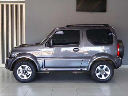 2013-Suzuki-Jimny-13_3