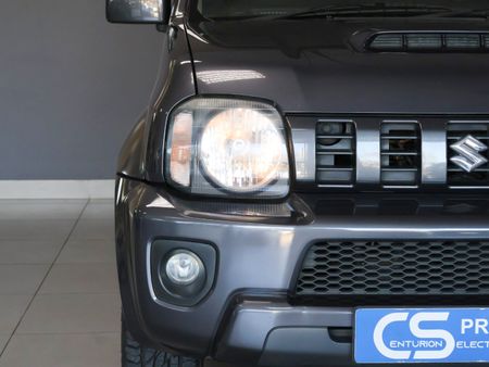 2013-Suzuki-Jimny-13_5