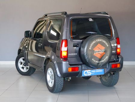 2013-Suzuki-Jimny-13_8