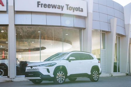 2026-Toyota-Corolla-Cross-18-XR_0