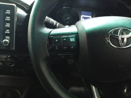 2023-Toyota-Hilux-28-GD-6-Raised-Body-Legend-4x4-Auto-Double-Cab_10