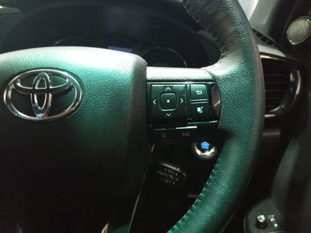 2023-Toyota-Hilux-28-GD-6-Raised-Body-Legend-4x4-Auto-Double-Cab_11
