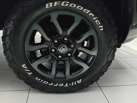 2023-Toyota-Hilux-28-GD-6-Raised-Body-Legend-4x4-Auto-Double-Cab_12