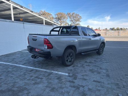 2025-Toyota-Hilux-24-GD-6-Raised-Body-Raider-Extended-Cab_3