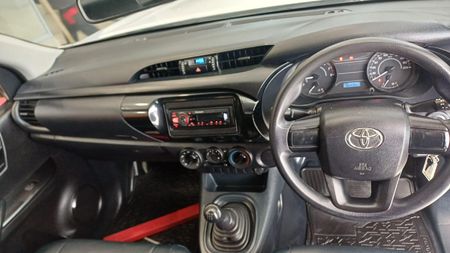 2023-Toyota-Hilux-20-VVTi-Single-Cab_8