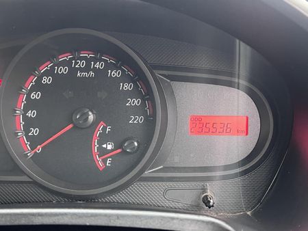 2011-Ford-Figo-14-TDCi-Ambiente_9