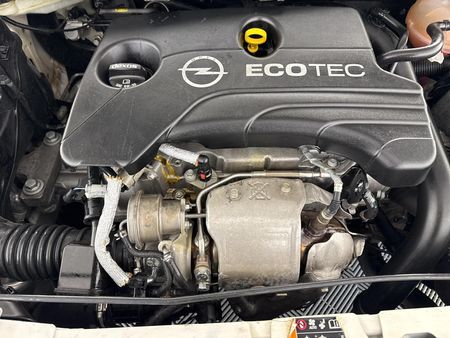 2016-Opel-Astra-10T-Essentia-5-dr_12
