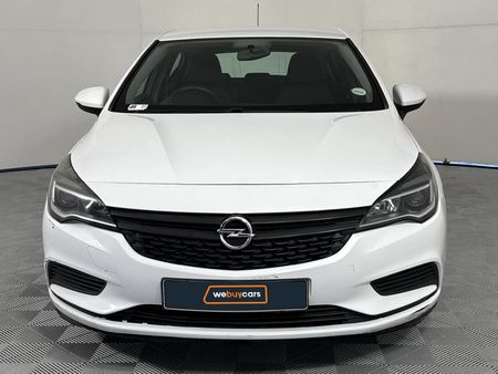 2016-Opel-Astra-10T-Essentia-5-dr_14