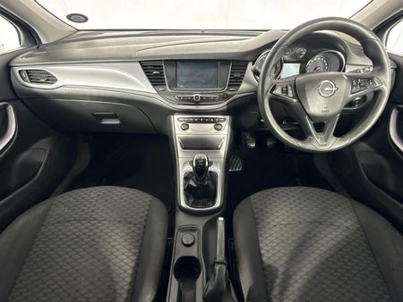 2016-Opel-Astra-10T-Essentia-5-dr_1