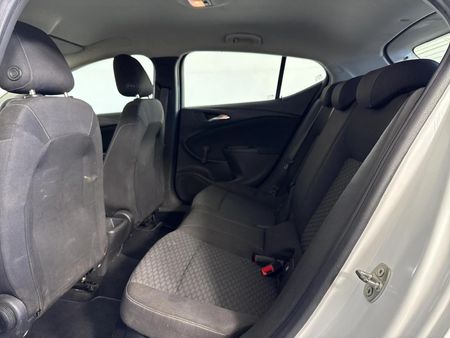 2016-Opel-Astra-10T-Essentia-5-dr_2