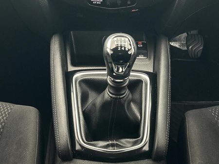 2019-Nissan-Qashqai-12T-Visia_10
