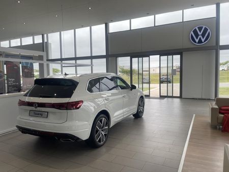 2026-Volkswagen-Touareg-V6-TDI-R-Line_3