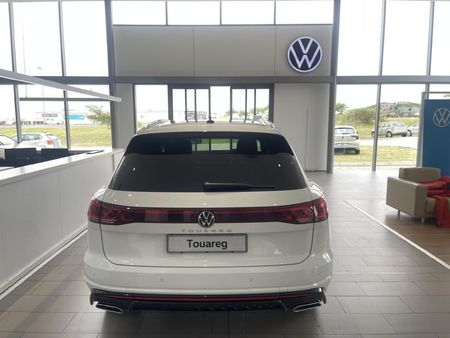 2026-Volkswagen-Touareg-V6-TDI-R-Line_5