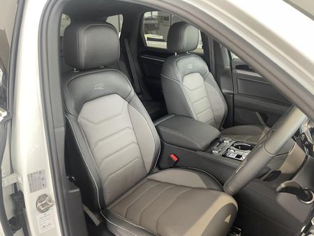 2026-Volkswagen-Touareg-V6-TDI-R-Line_6