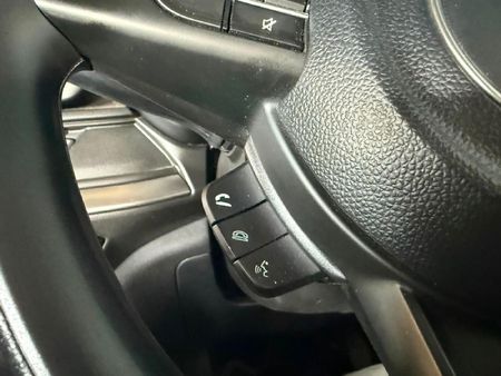 2025-Suzuki-Swift-12-GL-Auto_23