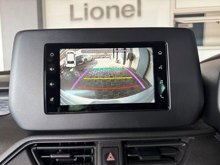 2025-Suzuki-Swift-12-GL-Auto_28