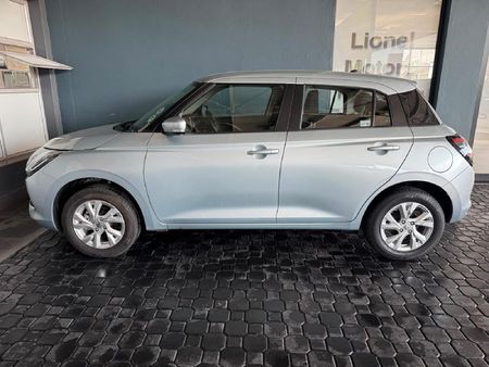 2025-Suzuki-Swift-12-GL-Auto_7