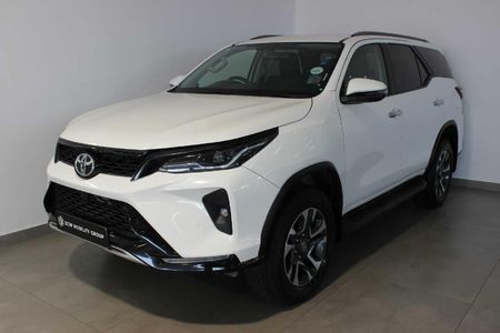 2025-Toyota-Fortuner-24-GD-6-4x4-Auto_2