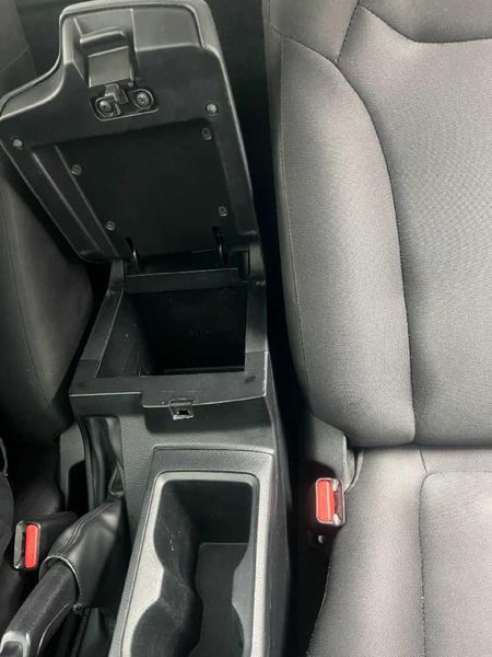 2024-Isuzu-D-Max-19-DDI-HR-L-4x4-Single-Cab_17