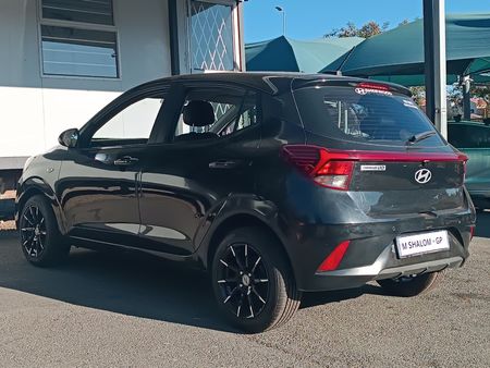 2025-Hyundai-Grand-i10-10-Fluid_5