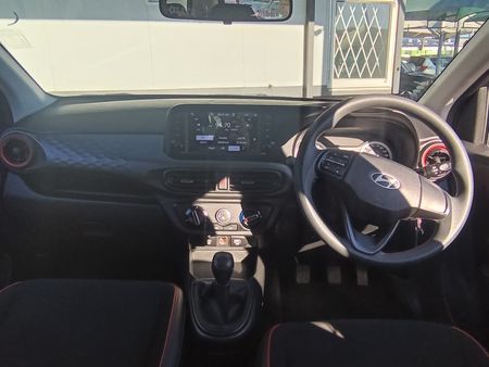 2025-Hyundai-Grand-i10-10-Fluid_7