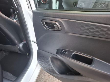 2024-Hyundai-Grand-i10-12-Fluid-Auto_12