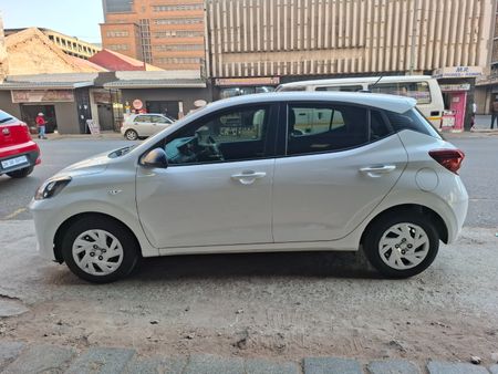 2024-Hyundai-Grand-i10-12-Fluid-Auto_3