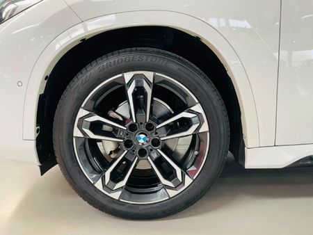 2025-BMW-X1-sDrive18d-M-Sport_8