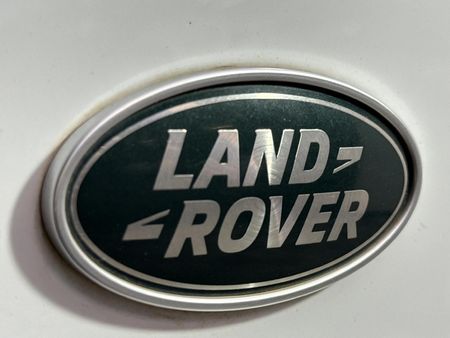 2021-Land-Rover-Defender-110-D240-SE-X-Dynamic-177kW_11