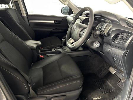 2025-Toyota-Hilux-24-GD-6-Raised-Body-Raider-Auto-Double-Cab_9