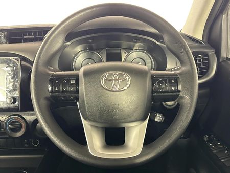 2025-Toyota-Hilux-24-GD-6-Raised-Body-Raider-Auto-Double-Cab_11