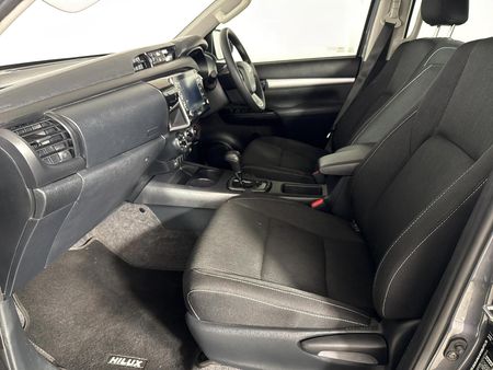 2025-Toyota-Hilux-24-GD-6-Raised-Body-Raider-Auto-Double-Cab_8