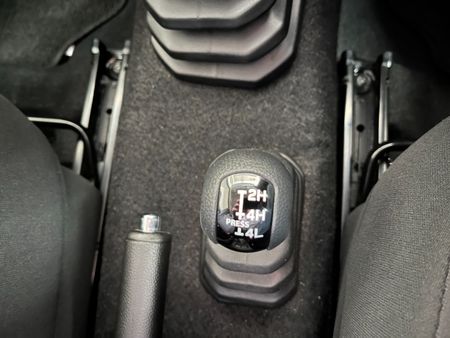 2025-Suzuki-Jimny-15-GLX-AllGrip-5-Door_8