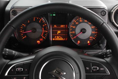 2023-Suzuki-Jimny-15-GLX-Auto_6