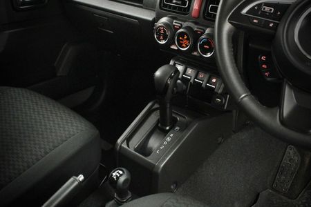 2023-Suzuki-Jimny-15-GLX-Auto_7
