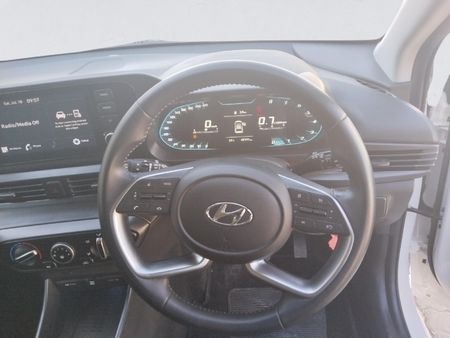 2022-Hyundai-i20-12-Fluid_9