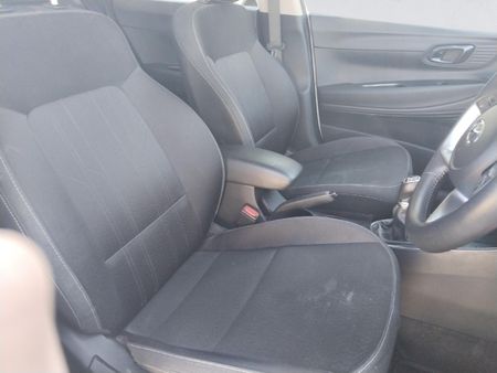 2022-Hyundai-i20-12-Fluid_10