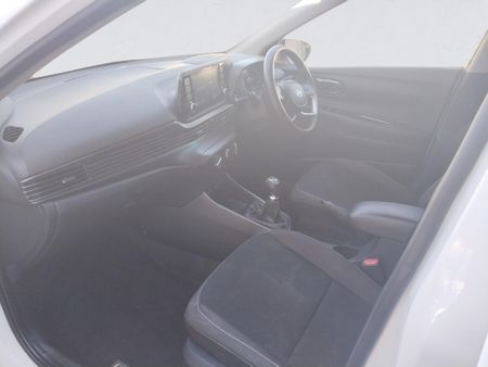 2022-Hyundai-i20-12-Fluid_13