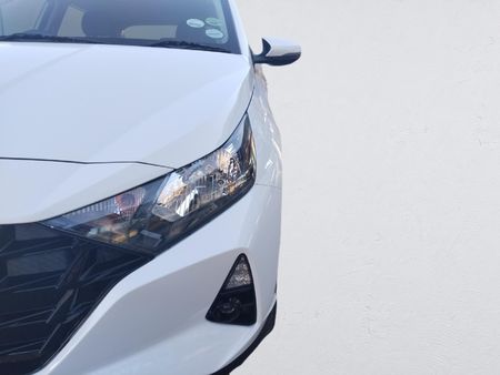 2022-Hyundai-i20-12-Fluid_15
