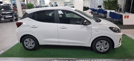 2023-Hyundai-Grand-i10-10-Motion_14