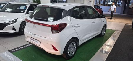 2023-Hyundai-Grand-i10-10-Motion_15