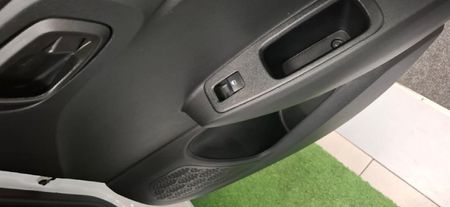 2023-Hyundai-Grand-i10-10-Motion_4