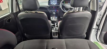 2023-Hyundai-Grand-i10-10-Motion_7