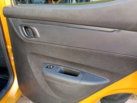 2023-Renault-Kwid-10-Climber_10