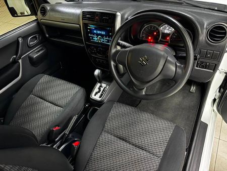 2017-Suzuki-Jimny-13-Auto_8