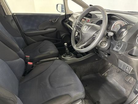 2012-Honda-Jazz-13-Comfort_9